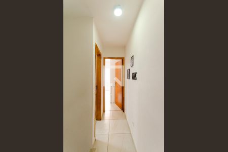 Corredor de casa de condomínio para alugar com 2 quartos, 70m² em Vila Clarice, São Paulo