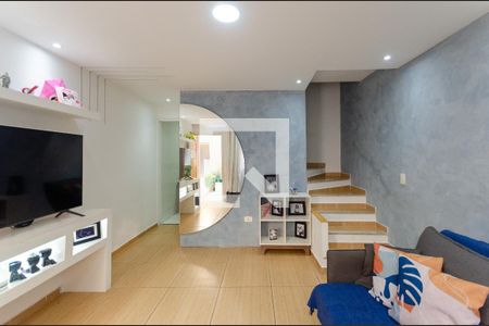 Sala de casa de condomínio para alugar com 2 quartos, 70m² em Vila Clarice, São Paulo