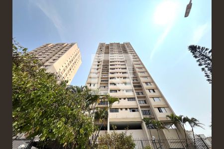 Apartamento à venda com 65m², 2 quartos e 1 vagaFachada