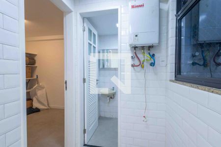 Apartamento à venda com 139m², 4 quartos e 2 vagas Apartamento à venda com 139m², 4 quartos e 2 vagasÁrea de Serviço