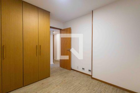 Apartamento à venda com 139m², 4 quartos e 2 vagas Apartamento à venda com 139m², 4 quartos e 2 vagasQuarto 2