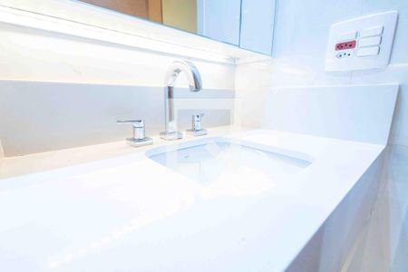 Apartamento à venda com 139m², 4 quartos e 2 vagas Apartamento à venda com 139m², 4 quartos e 2 vagasBanheiro da Suíte 2