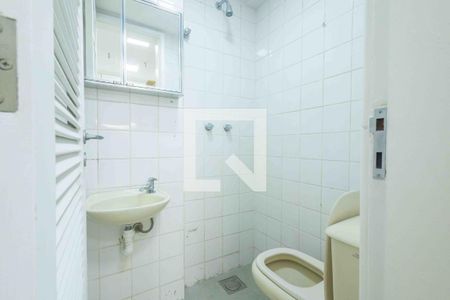 Apartamento à venda com 139m², 4 quartos e 2 vagas Apartamento à venda com 139m², 4 quartos e 2 vagasBanheiro de Serviço