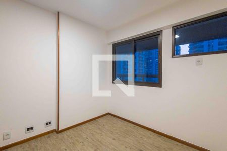 Apartamento à venda com 139m², 4 quartos e 2 vagas Apartamento à venda com 139m², 4 quartos e 2 vagasQuarto 2