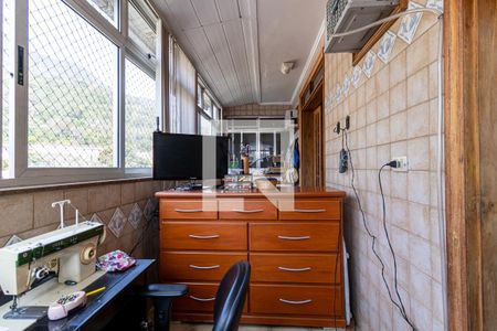 Apartamento à venda com 300m², 4 quartos e 2 vagasQuarto 3 Varanda