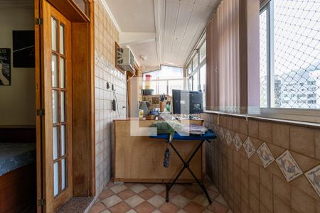 Apartamento à venda com 300m², 4 quartos e 2 vagasQuarto 2 Varanda