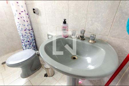 Casa à venda com 125m², 2 quartos e 1 vaga Casa à venda com 125m², 2 quartos e 1 vagaBanheiro