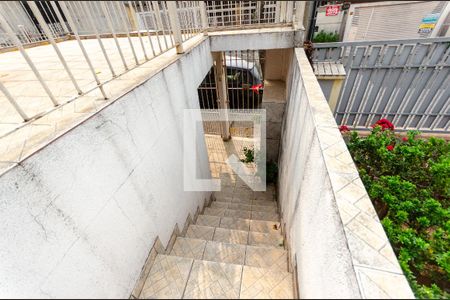 Casa à venda com 125m², 2 quartos e 1 vaga Casa à venda com 125m², 2 quartos e 1 vagaEscada