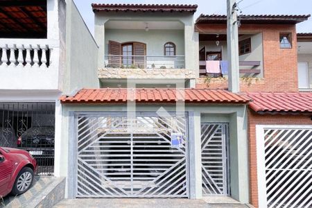 Casa à venda com 289m², 3 quartos e 4 vagas Casa à venda com 289m², 3 quartos e 4 vagasFachada