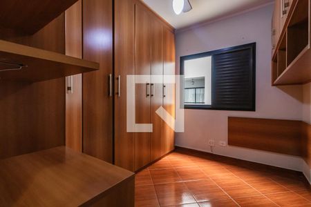 Quarto 1 de apartamento para alugar com 3 quartos, 69m² em Jardim Tupanci, Barueri