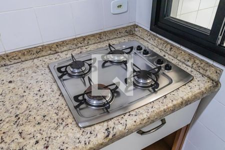 Cozinha de apartamento para alugar com 3 quartos, 69m² em Jardim Tupanci, Barueri