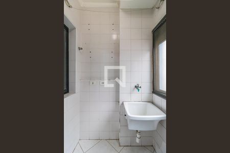 Lavanderia de apartamento para alugar com 3 quartos, 69m² em Jardim Tupanci, Barueri