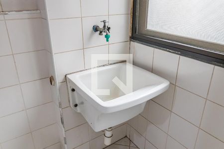 Lavanderia de apartamento para alugar com 3 quartos, 69m² em Jardim Tupanci, Barueri