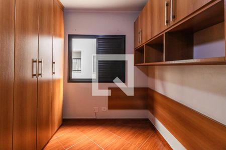 Quarto 1 de apartamento para alugar com 3 quartos, 69m² em Jardim Tupanci, Barueri
