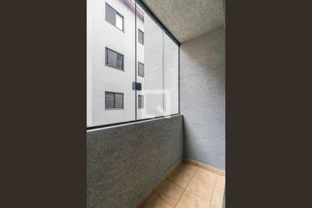 Sala de apartamento para alugar com 3 quartos, 69m² em Jardim Tupanci, Barueri