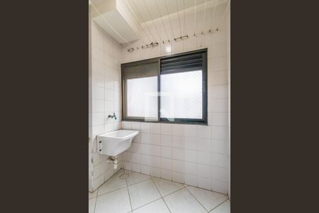 Lavanderia de apartamento para alugar com 3 quartos, 69m² em Jardim Tupanci, Barueri