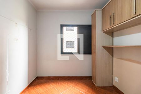 Quarto 2 de apartamento para alugar com 3 quartos, 69m² em Jardim Tupanci, Barueri