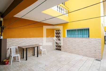 Casa à venda com 180m², 2 quartos e 2 vagasQuintal