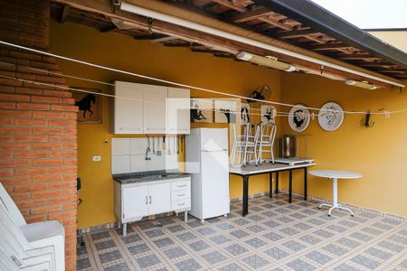 Casa à venda com 180m², 2 quartos e 2 vagasQuintal