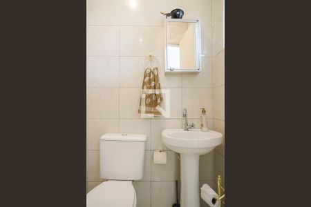 Casa à venda com 180m², 2 quartos e 2 vagasBanheiro área de serviço