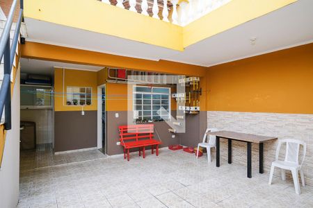 Casa à venda com 180m², 2 quartos e 2 vagasQuintal