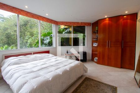 Casa de condomínio para alugar com 700m², 4 quartos e 5 vagasQuarto 3 suíte