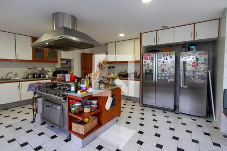 Casa de condomínio para alugar com 700m², 4 quartos e 5 vagasCozinha