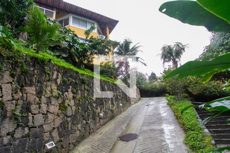 Casa de condomínio para alugar com 700m², 4 quartos e 5 vagasRampa