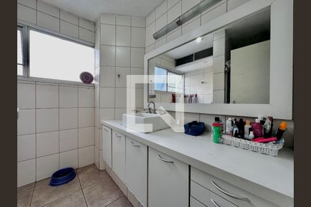Apartamento à venda com 127m², 4 quartos e 1 vagaBanheiro Social