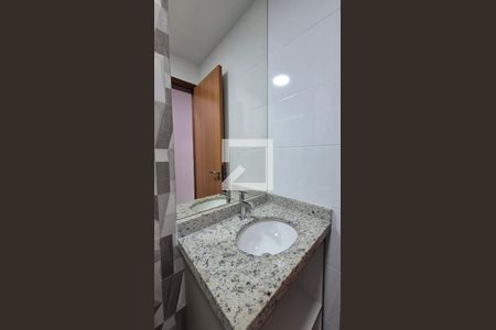 Banheiro de apartamento à venda com 2 quartos, 66m² em Vila Humaita, Santo André