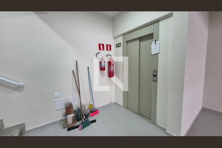 Elevador de apartamento à venda com 2 quartos, 66m² em Vila Humaita, Santo André