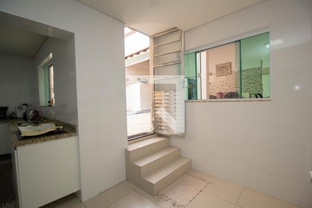 Casa à venda com 160m², 3 quartos e 2 vagasCopa