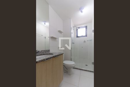 Banheiro da Suíte de apartamento para alugar com 2 quartos, 55m² em Vila Anastácio, São Paulo