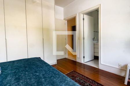 Casa à venda com 430m², 4 quartos e 3 vagasSuíte 1