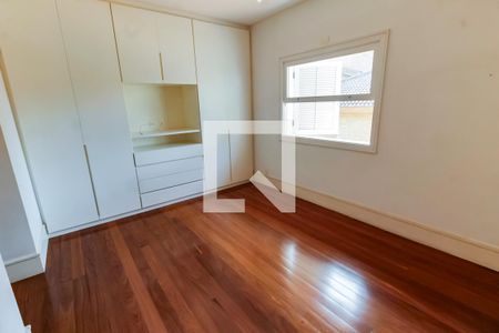 Casa à venda com 430m², 4 quartos e 3 vagasSuíte 2