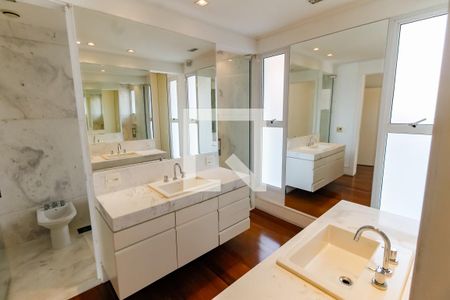 Casa à venda com 430m², 4 quartos e 3 vagasBanheiro da Suíte 4