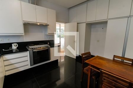 Casa à venda com 430m², 4 quartos e 3 vagasCozinha - Armários