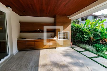 Casa à venda com 430m², 4 quartos e 3 vagasChurrasqueira