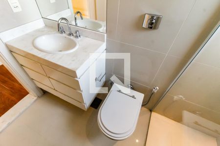 Casa à venda com 430m², 4 quartos e 3 vagasBanheiro da Suíte 2