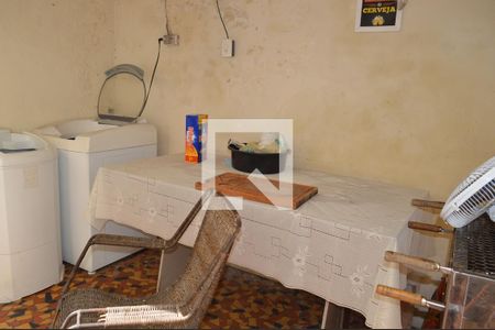 Casa à venda com 90m², 3 quartos e 1 vagaÁrea de Serviço