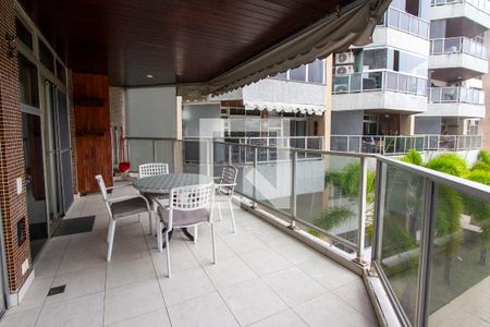 Apartamento à venda com 65m², 1 quarto e 1 vagaVaranda