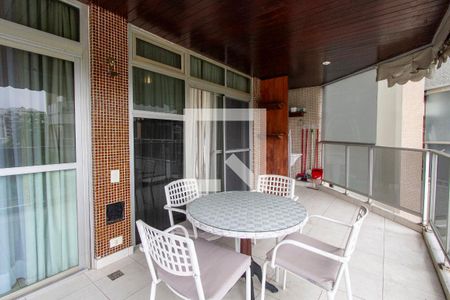 Apartamento à venda com 65m², 1 quarto e 1 vagaVaranda