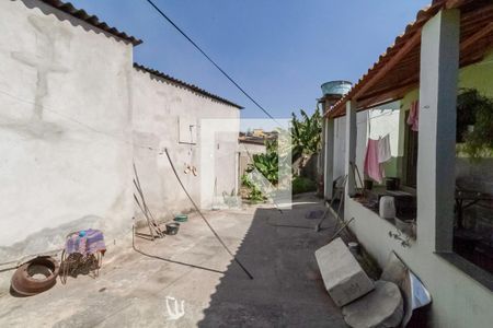 Casa à venda com 360m², 4 quartos e 1 vaga Casa à venda com 360m², 4 quartos e 1 vagaQuintal