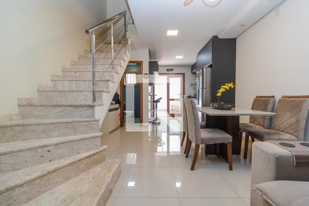 Sala de casa à venda com 2 quartos, 110m² em Guarujá, Porto Alegre