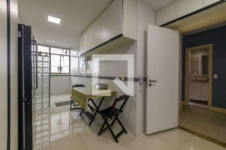 Apartamento à venda com 280m², 3 quartos e 2 vagas Apartamento à venda com 280m², 3 quartos e 2 vagasCozinha