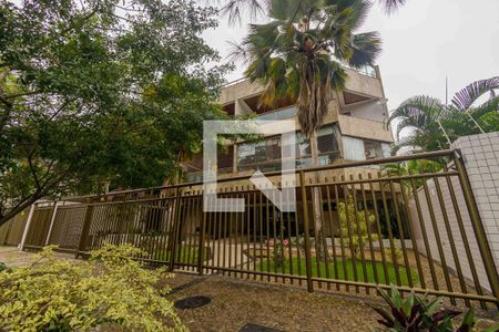 Apartamento à venda com 280m², 3 quartos e 2 vagas Apartamento à venda com 280m², 3 quartos e 2 vagasFachada