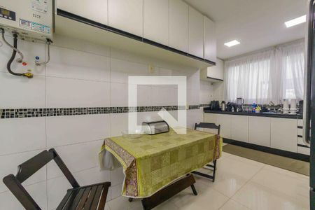 Apartamento à venda com 280m², 3 quartos e 2 vagas Apartamento à venda com 280m², 3 quartos e 2 vagasCozinha