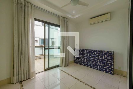 Apartamento à venda com 280m², 3 quartos e 2 vagas Apartamento à venda com 280m², 3 quartos e 2 vagasSuíte 2