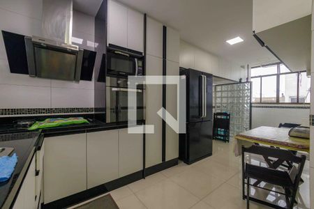 Apartamento à venda com 280m², 3 quartos e 2 vagas Apartamento à venda com 280m², 3 quartos e 2 vagasCozinha