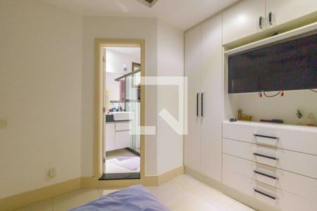 Apartamento à venda com 280m², 3 quartos e 2 vagas Apartamento à venda com 280m², 3 quartos e 2 vagasSuíte 3